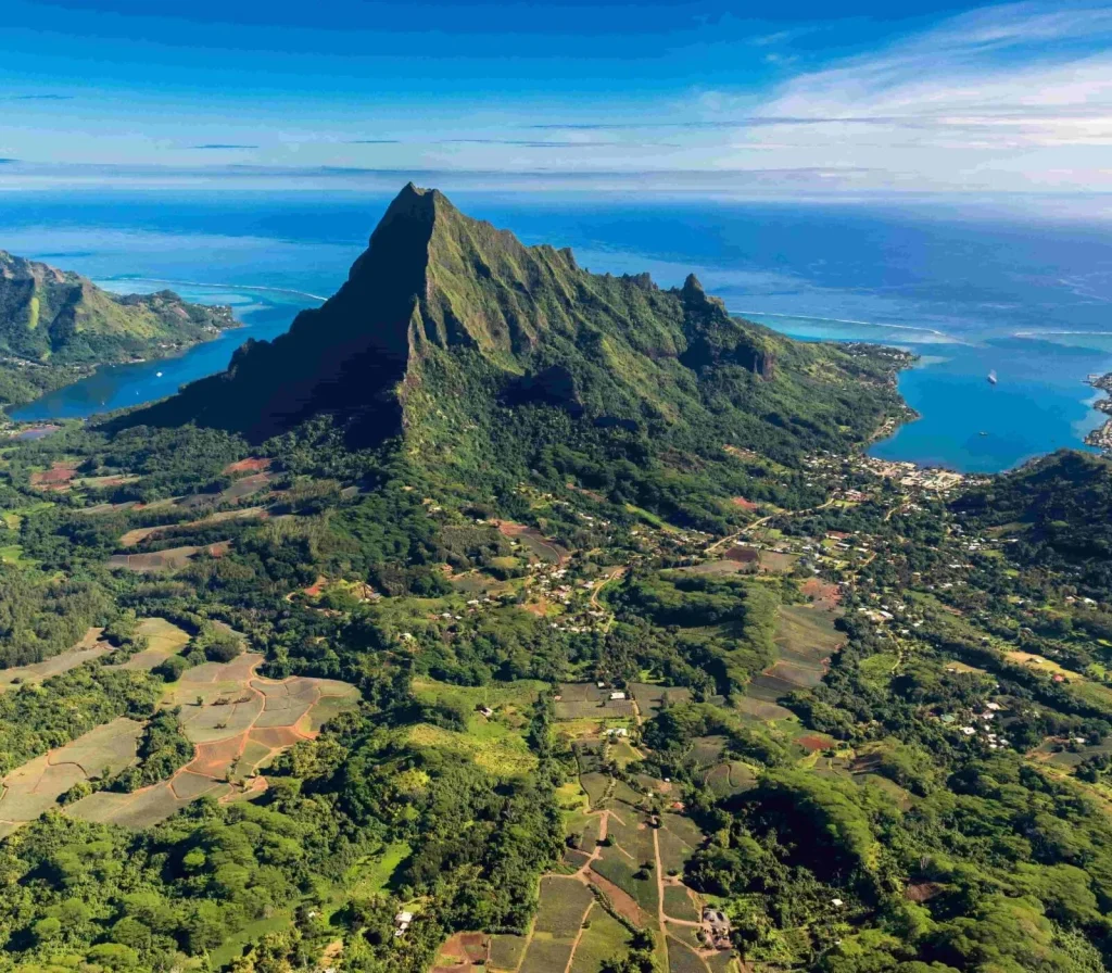 View of Mount Rotui and Moorea's two bays © Stéphane Mailion Photography