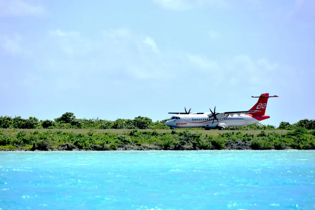 Air Tahiti serving The Islands of Tahiti © Tahiti Tourisme