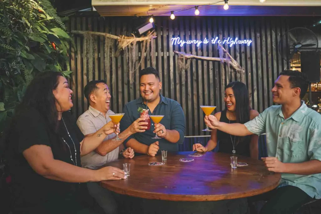 A moment with friends at the Bar © Overpeek Studio