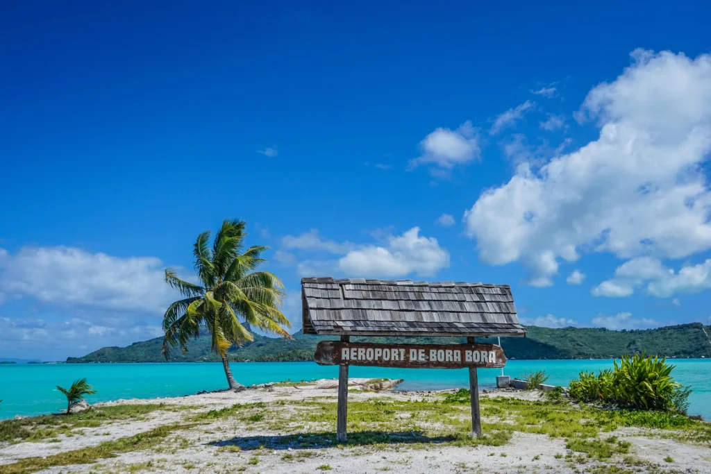 Bora Bora airport © Lei Tao