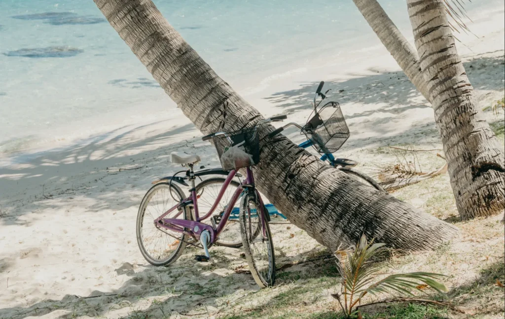 Cycling in Maupiti © Marc Gérard Photography