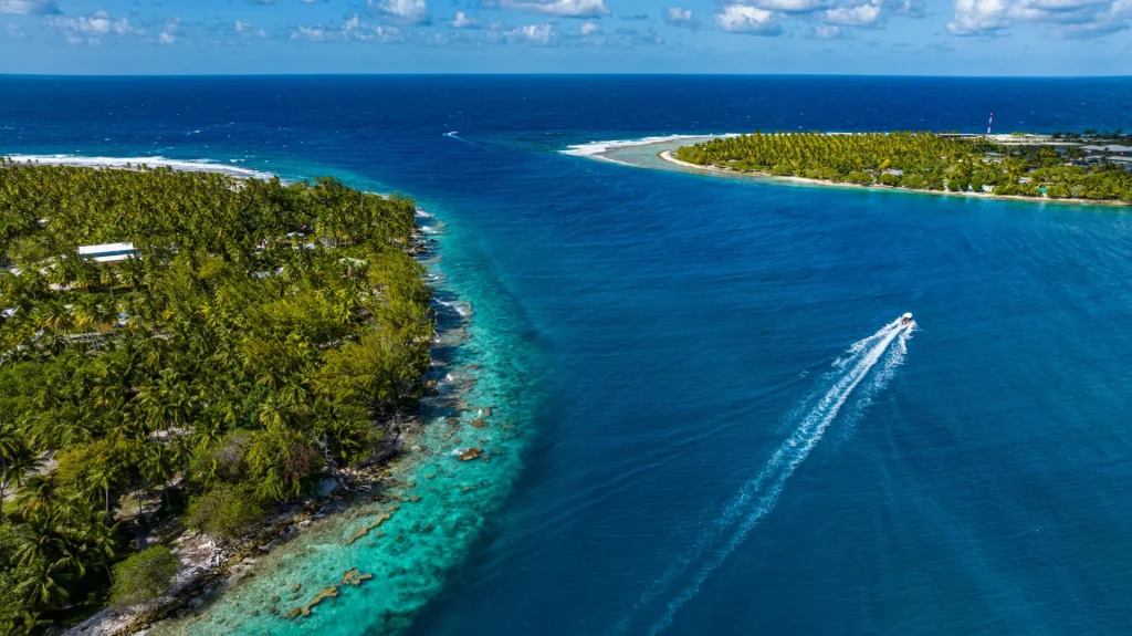 Tiputa pass, Rangiroa ©_Michael Runkel