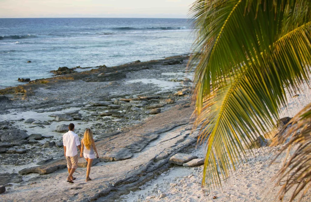 Visiter l'île à pied © Tahiti Tourisme