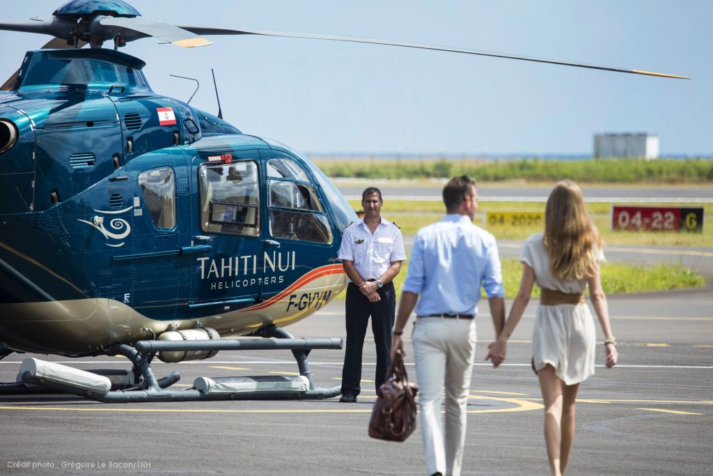 Reservez-votre-vol-avec-Tahiti-Nui-Helicopters-©-Gregoire-Le-Bacon-Tahiti-Nui-Helicopters-1