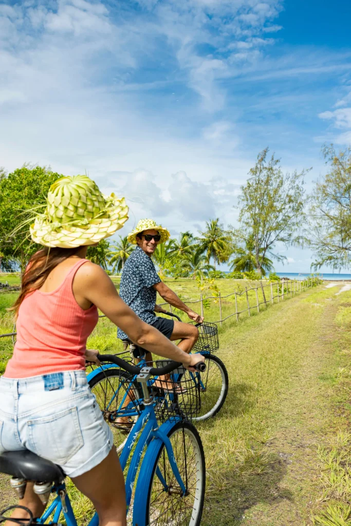 Cycling in Fakarava©_Grégoire Le Bacon