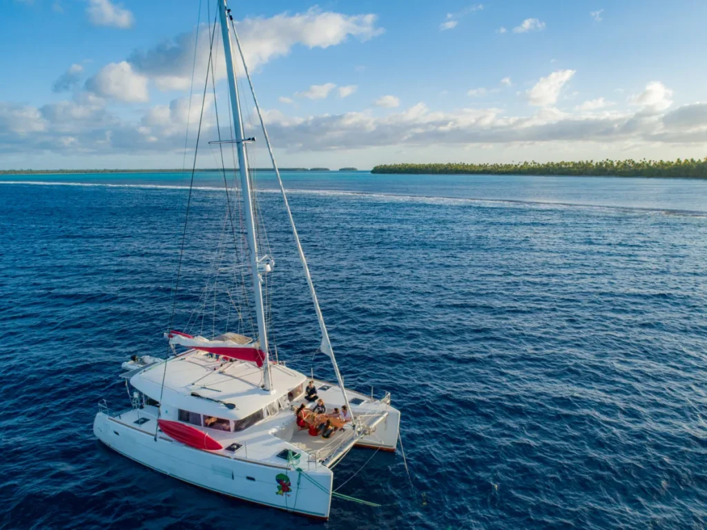 Nautical charter catamaran Tetiaroa© Tahiti Fly Shoot