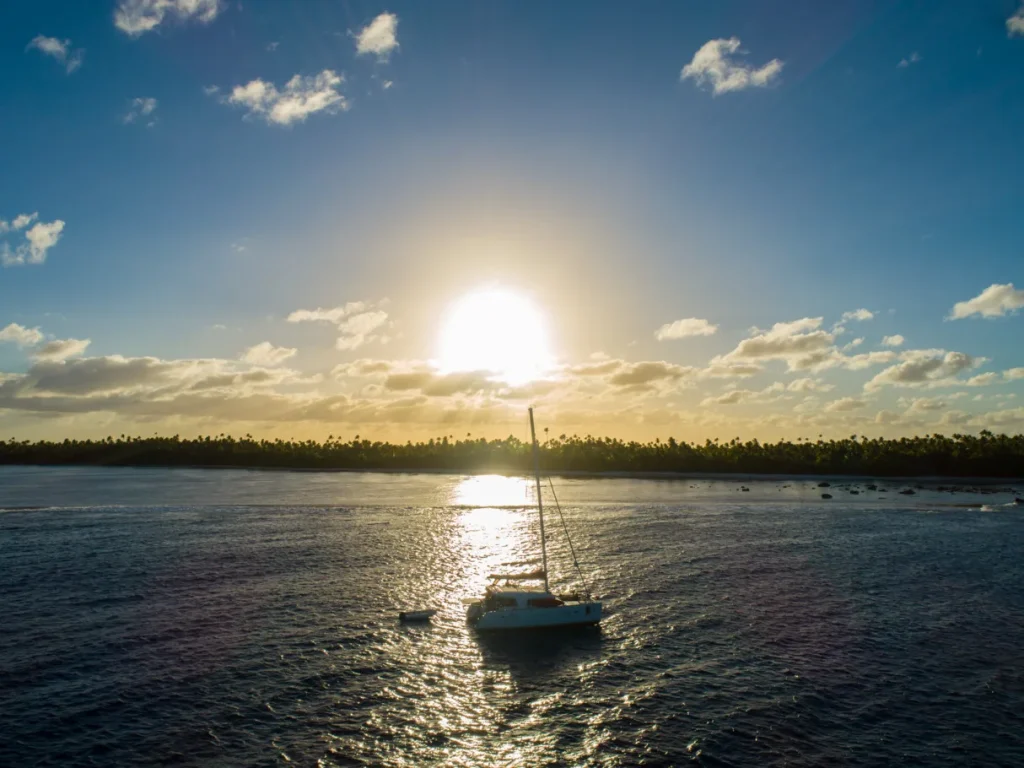 Catamaran charter nautique Tetiaroa © Tahiti Fly Shoot