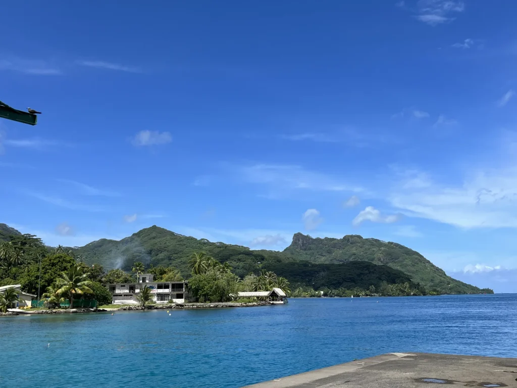 Le quai de Fare à Huahine ©Kevin Van Bastolaer