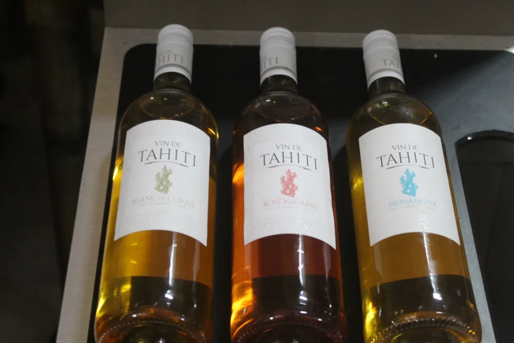 Vins issus du vignoble de Rangiroa ©Ranihei Teariki