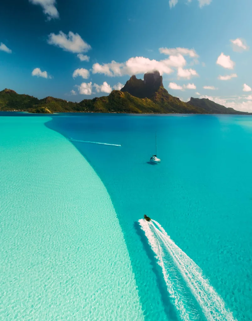 Bora Bora lagoon © Karl Shakur