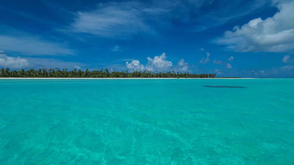 The Tuamotus, postcard-worthy © Denis Grosmaire