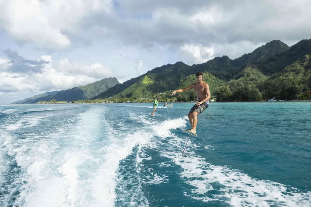 Foiling in Moorea © Grégoire Le Bacon