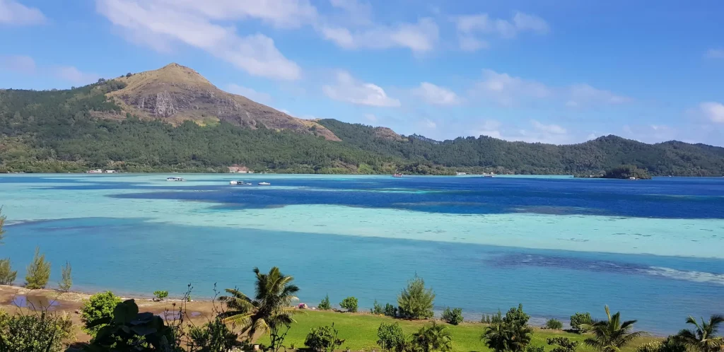 Vue sur le lagon et sur l'île © Tahiti Tourisme