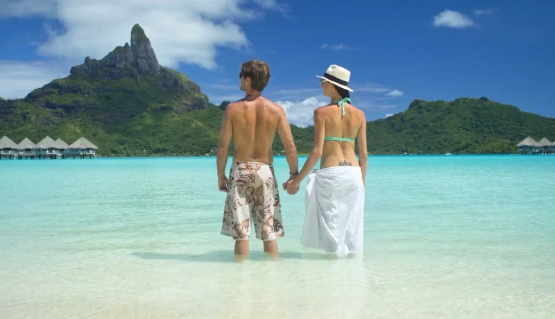 Évasion Romantique en Polynésie – Voyage de Noces Authentique en Pensions de Famille