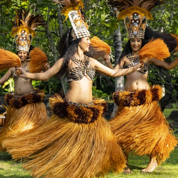 3 Danseuses de Ori Tahiti ©_Grégoire Le Bacon