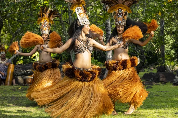 3 Danseuses de Ori Tahiti ©_Grégoire Le Bacon