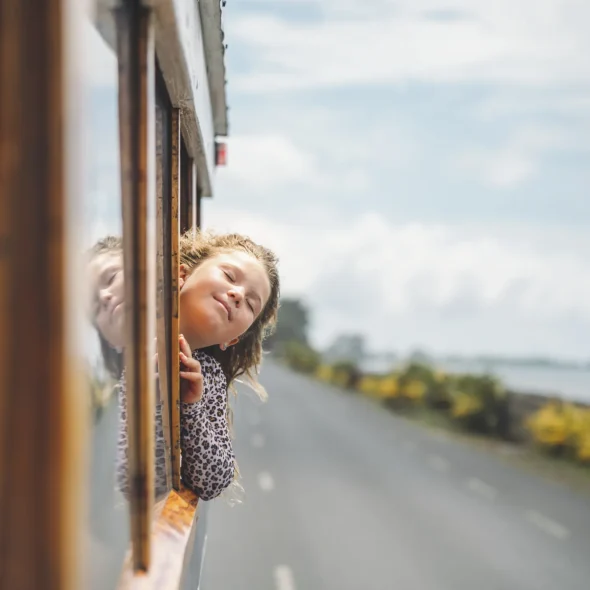Petite balade en truck traditionnel à Tahiti ©Overpeek Studio