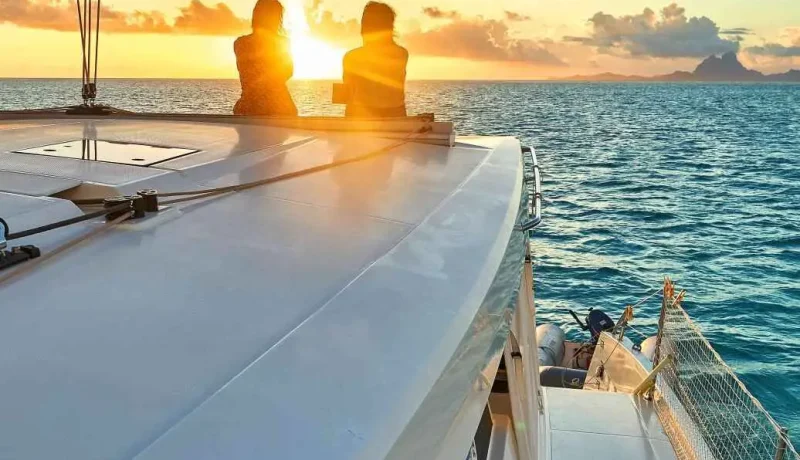Escapade aux reflets bleus : Boutique hôtel et catamaran privé