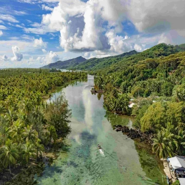 Vue aérienne sur Huahine©_Grégoire Le Bacon