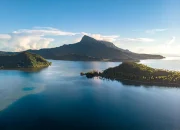 Raiatea et Taha'a dans leur lagon commun © Stéphane Mailion Photography