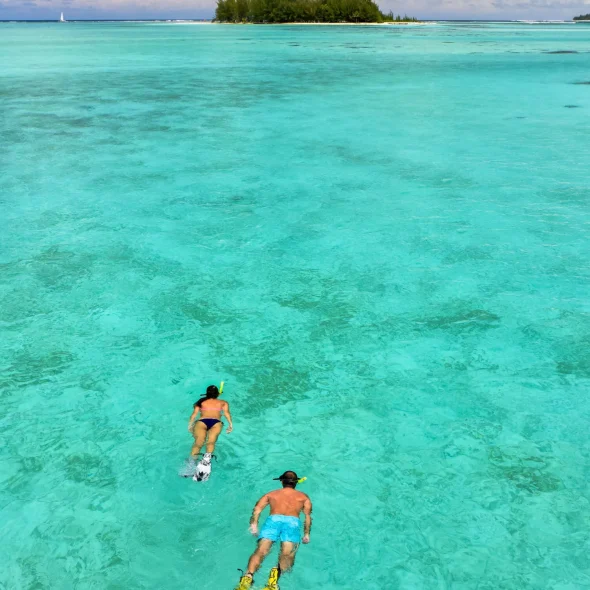 exploration du lagon de bora bora en couple © Stéphane Mailion Photography