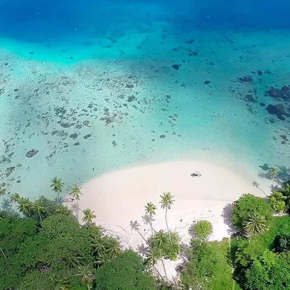 Plage de Hana Iti © Huahine - French Polynesia