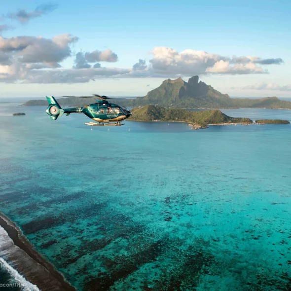 Tour en hélicoptère © Grégoire Le Bacon & Tahiti Nui Helicopters