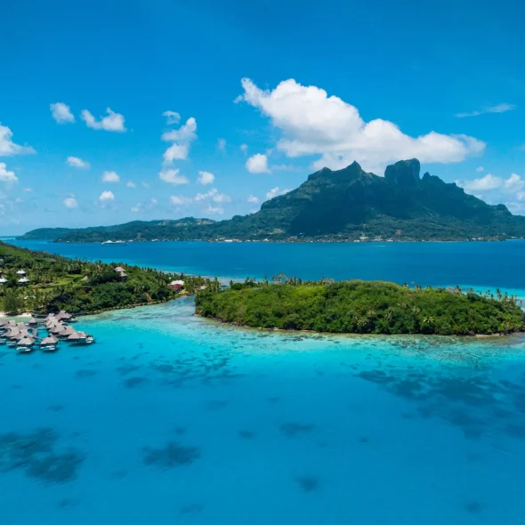 Vue sur le lagon de Bora Bora © Grégoire Le Bacon & LionAiles