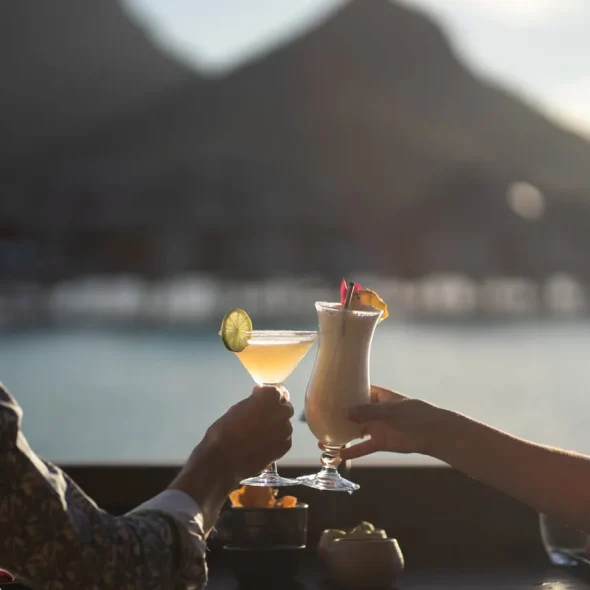 Vaimiti restaurant at the Four Seasons Resort © Four Seasons Bora Bora