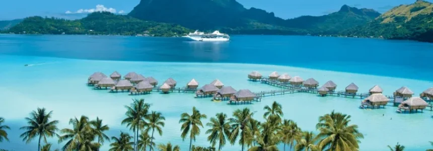 Vue aérienne sur le lagon de Bora Bora et le mont Otemanu © Tahiti Tourisme
